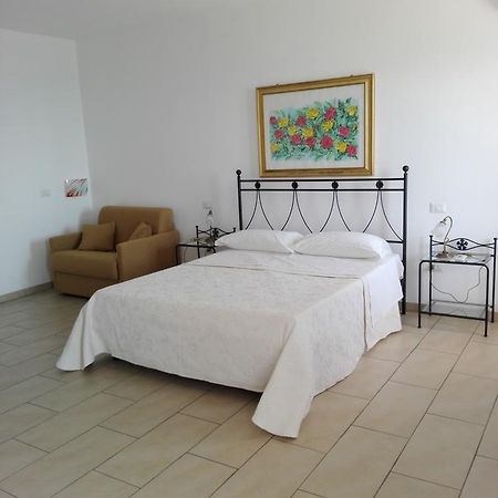 La Nave Sul Mare Di Taormina Bed & Breakfast Letojanni Dış mekan fotoğraf
