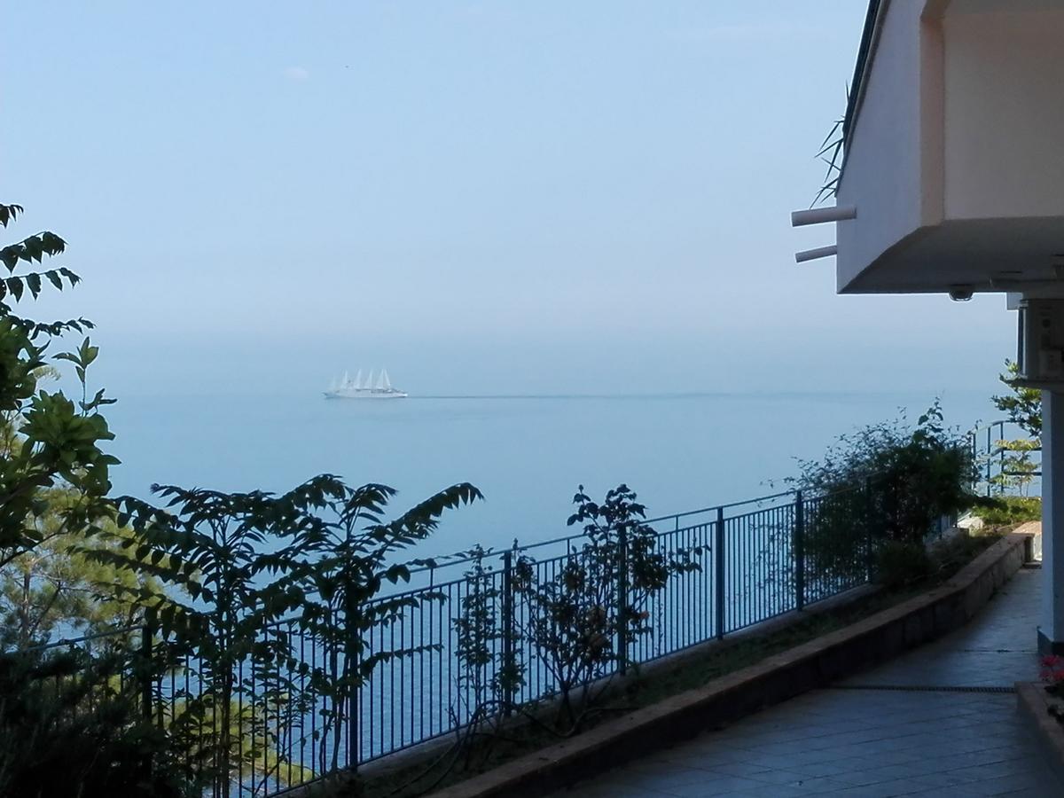 La Nave Sul Mare Di Taormina Bed & Breakfast Letojanni Dış mekan fotoğraf