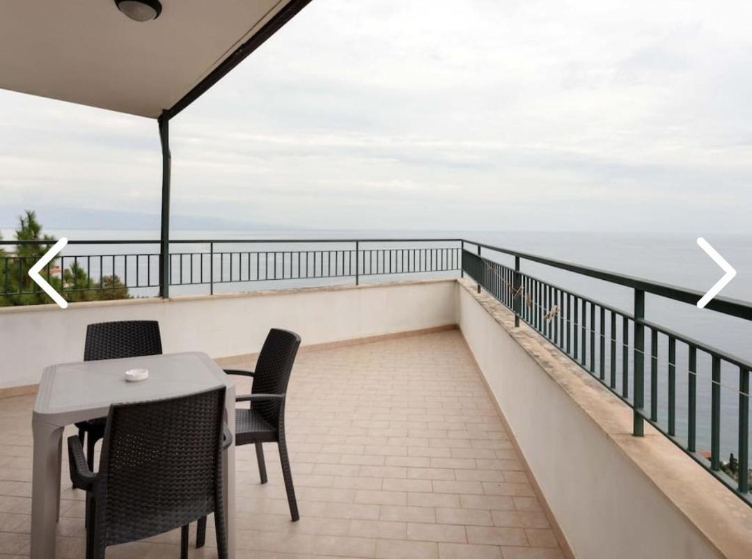 La Nave Sul Mare Di Taormina Bed & Breakfast Letojanni Dış mekan fotoğraf